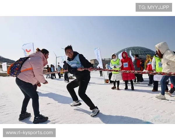 冰雪节庆活动与专业比赛结合，提升群众参与度